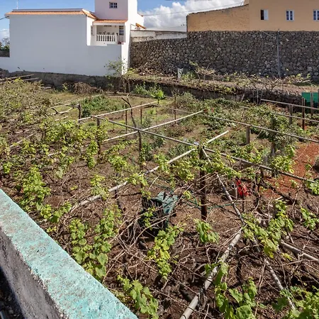Un Jardin Al Mar Хеновес